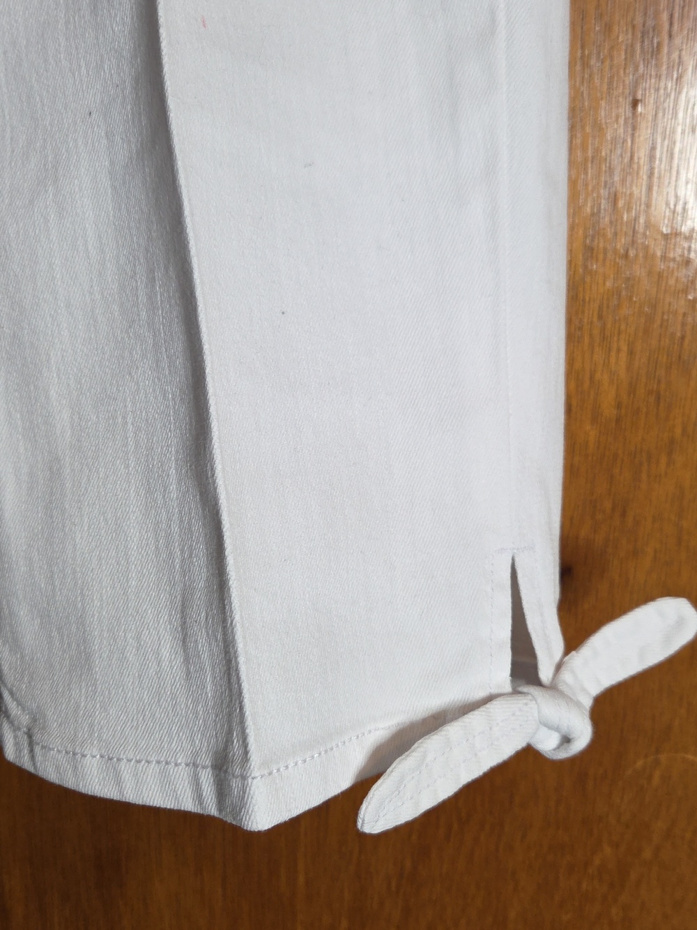 Christopher & Banks White 5 pocket Capris Jeans - Picture 2 of 5